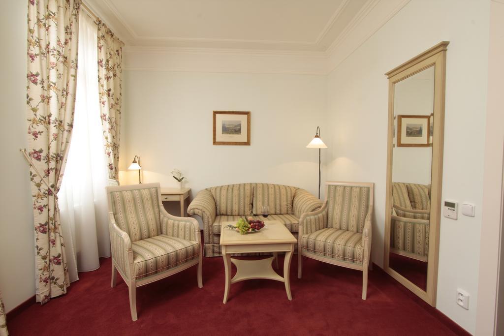 Spa Hotel Schlosspark Karlsbad Kamer foto